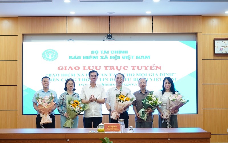 Kịp thời cung cấp thông tin để người dân hiểu về chính sách BHXH, BHYT