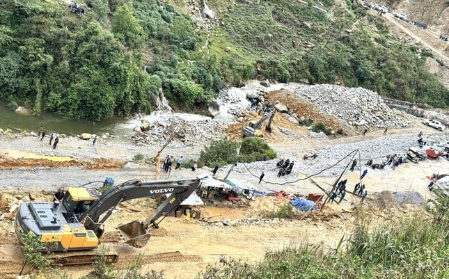 Bộ Nội vụ đề nghị bảo đảm an toàn, vệ sinh lao động mùa mưa bão