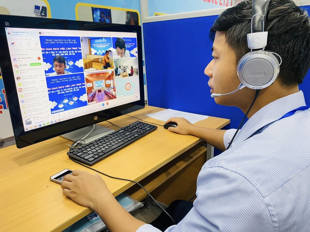 Hà Nội: Hơn 6.000 lao động nhận quyết định hưởng trợ cấp thất nghiệp
