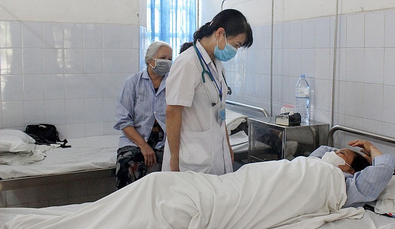 Số ca mắc Covid-19 và sốt xuất huyết giảm