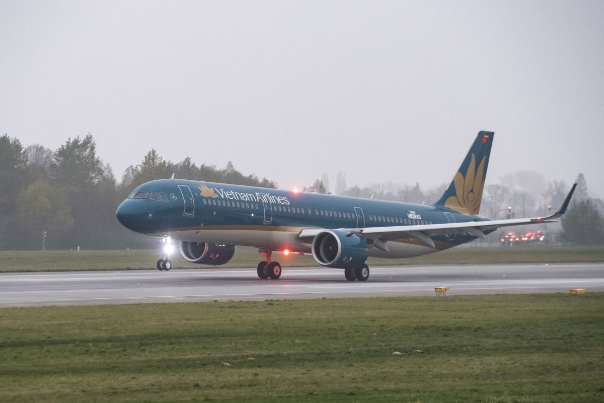 Vietnam Airlines phải điều chỉnh lịch bay vì bão số 1