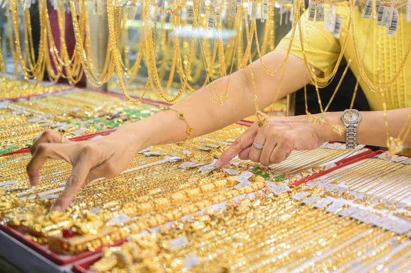 Đề xuất giao dịch mua bán vàng từ 20 triệu đồng trở lên phải thực hiện qua chuyển khoản