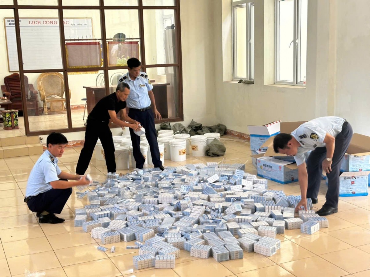 Phát hiện và thu giữ hơn 5.000 tuýp thuốc tân dược nhập lậu