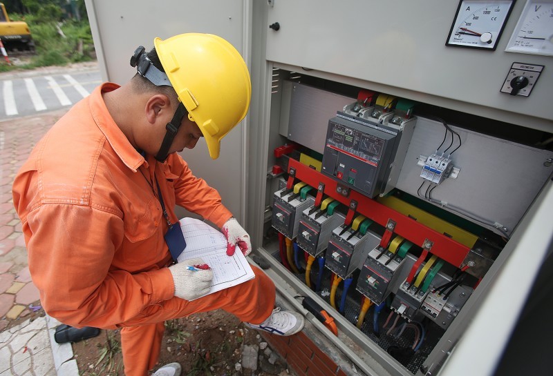 Sản lượng điện tiêu thụ tăng, đạt trung bình 67 triệu kWh/ngày trong 5 tháng đầu năm 2025