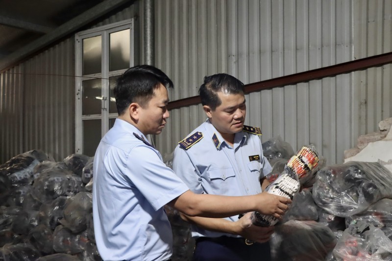 Hơn 3.100 vụ vi phạm bị xử lý trong tháng cao điểm chống hàng giả, gian lận thương mại