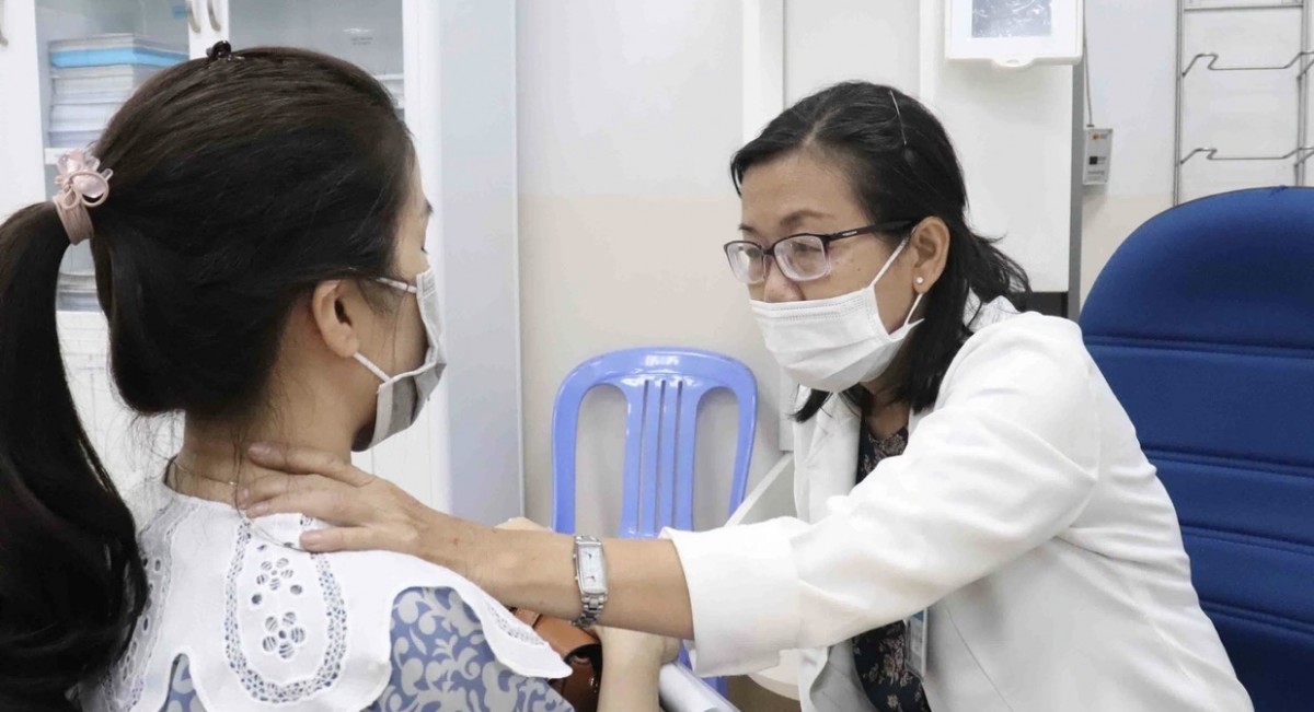 Chuyên gia cảnh báo, ung thư tuyến giáp tăng nhanh ở phụ nữ trẻ