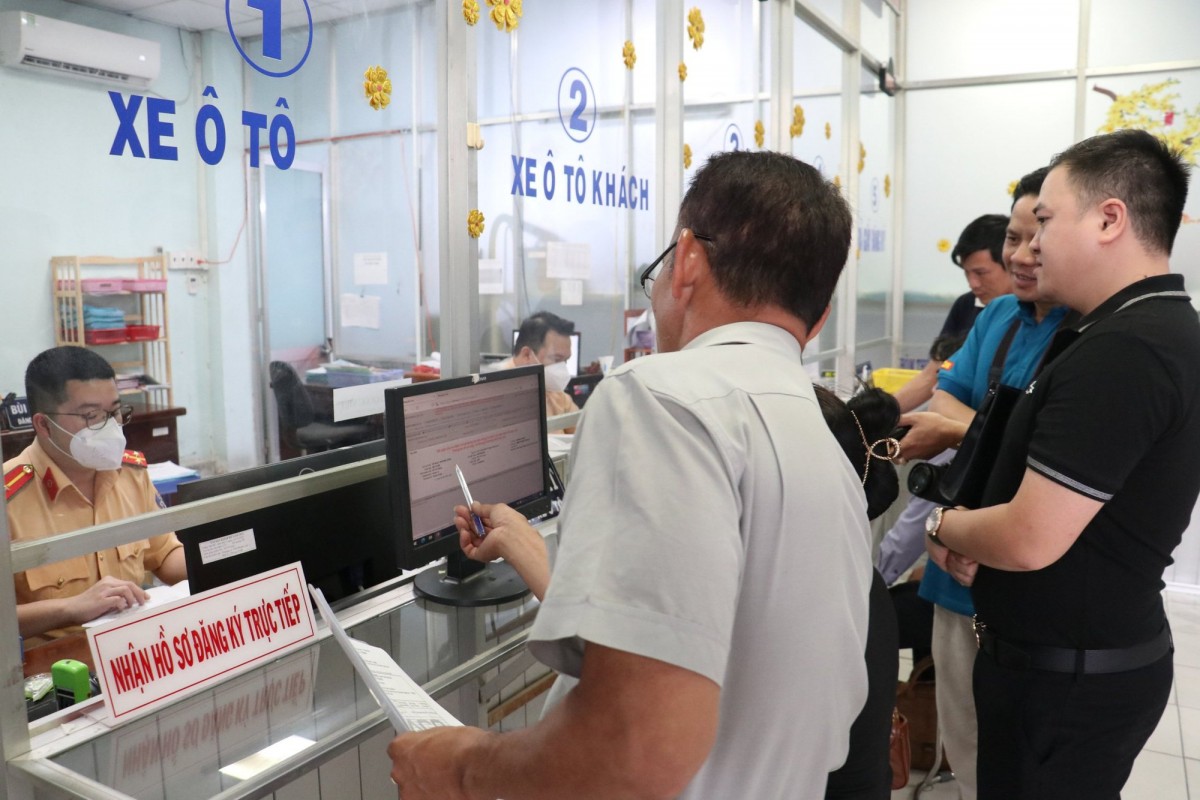 Lệ phí đăng ký ô tô tại Bình Dương và Bà Rịa - Vũng Tàu tăng vọt lên 20 triệu đồng