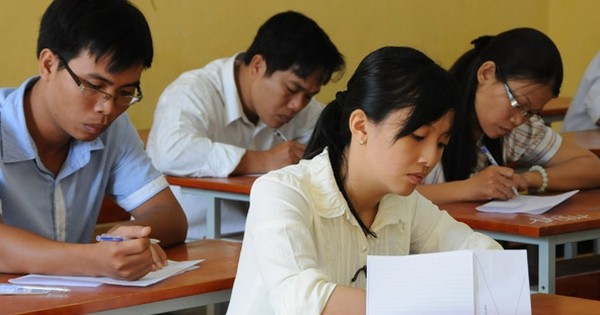 Công chức được cử đi học nếu bị kỷ luật buộc thôi việc phải đền bù 100% chi phí