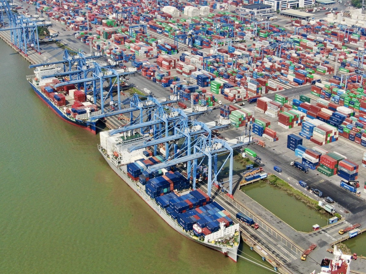 Kinh tế Việt Nam 6 tháng đầu năm 2025: Điểm sáng trong bức tranh khu vực