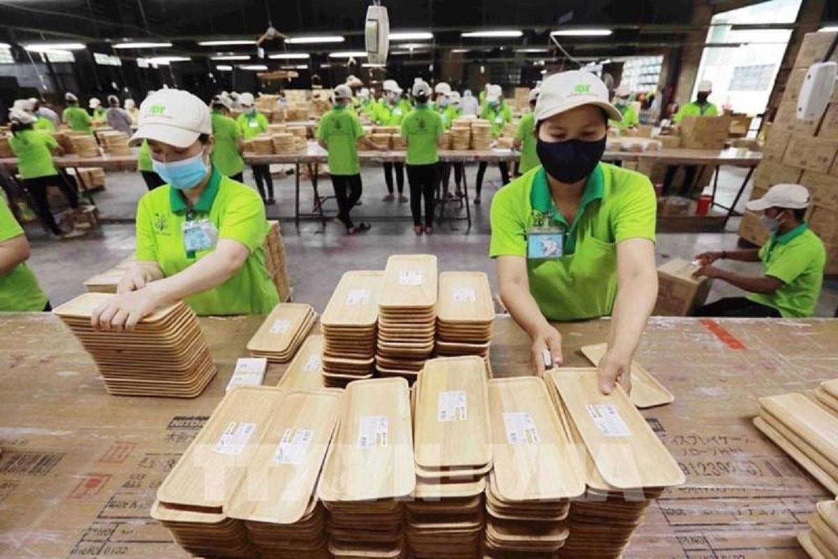 Ngành gỗ Việt Nam vượt thách thức, duy trì đà tăng trưởng xuất khẩu