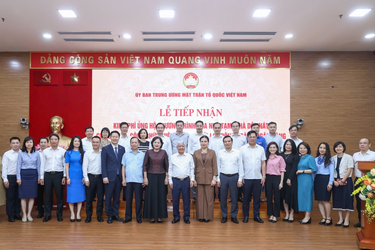 Người lao động ngành Ngân hàng ủng hộ 82 tỷ đồng chung tay xóa nhà tạm, nhà dột nát trên cả nước
