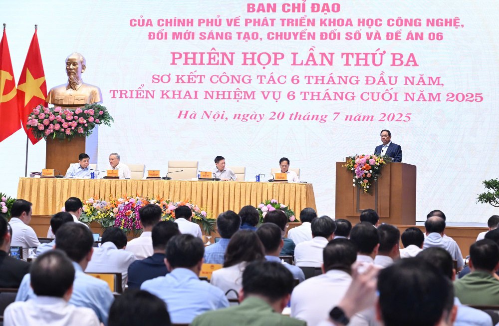 Toàn cảnh phiên họp sáng 20.7. Ảnh: Nhật Bắc