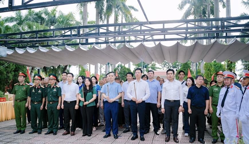 Phường Phú Thượng (Hà Nội): Tiếp nối truyền thống “Uống nước nhớ nguồn” Phường Phú Thượng (Hà Nội): Tiếp nối truyền thống “Uống nước nhớ nguồn”