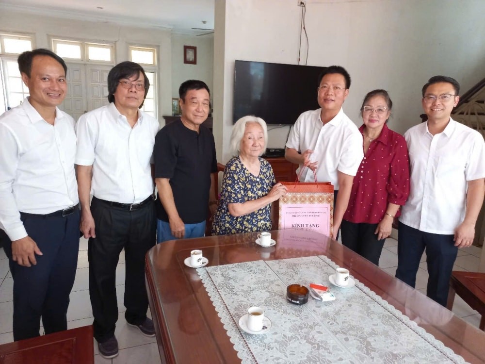 Phường Phú Thượng (Hà Nội): Tiếp nối truyền thống “Uống nước nhớ nguồn” Phường Phú Thượng (Hà Nội): Tiếp nối truyền thống “Uống nước nhớ nguồn”