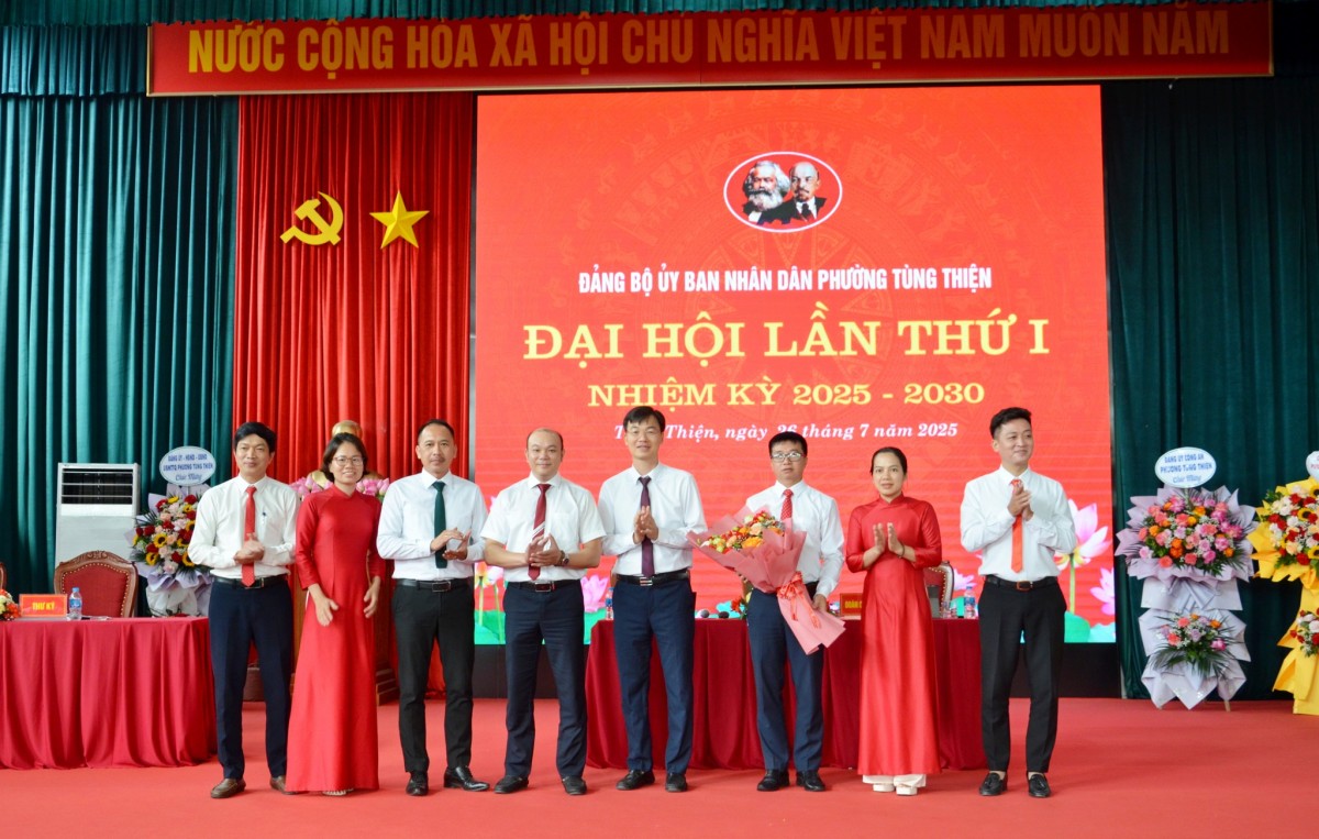 Xây dựng đội ngũ cán bộ, đảng viên đáp ứng yêu cầu trong tình hình mới