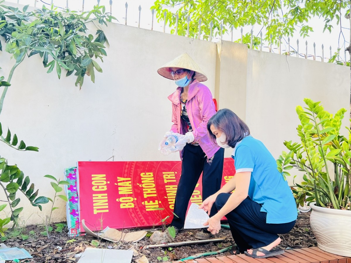 Phường Phú Diễn: Cán bộ và nhân dân chung tay vì môi trường sống trong lành, an toàn