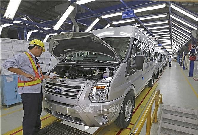 Cắt giảm nhiều thủ tục hành chính về sản xuất, kinh doanh rượu, thuốc lá, ô tô