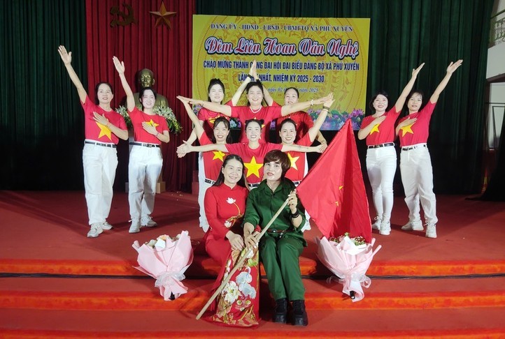 Phú Xuyên: Đặc sắc liên hoan văn nghệ chào mừng thành công Đại hội Đảng bộ xã lần thứ I