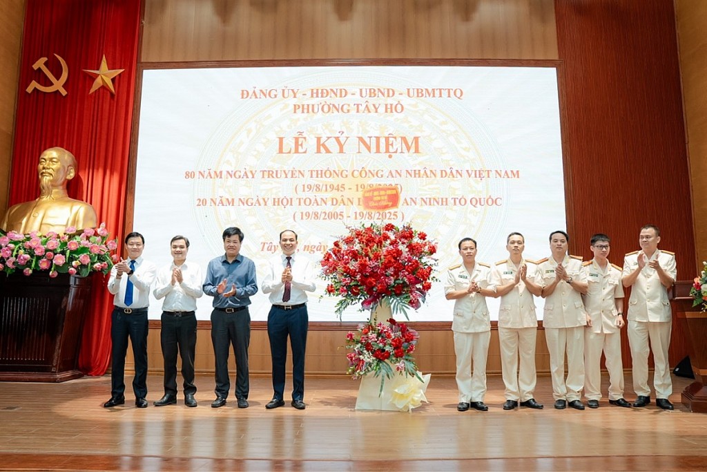Phường Tây Hồ: Phát huy vai trò nòng cốt của Công an nhân dân trong bảo vệ an ninh trật tự thời kỳ mới