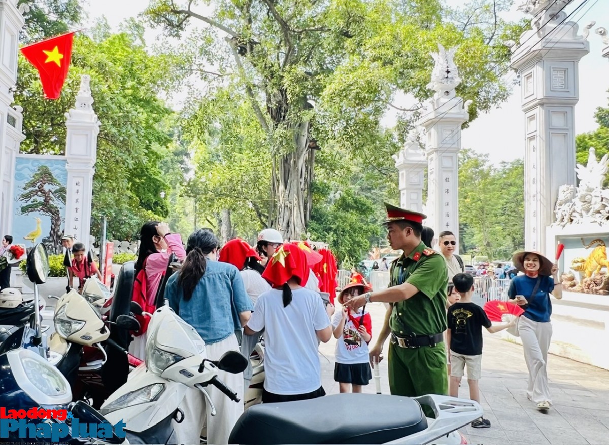 Đảm bảo an ninh trật tự, an toàn giao thông cho buổi hợp luyện diễu binh, diễu hành