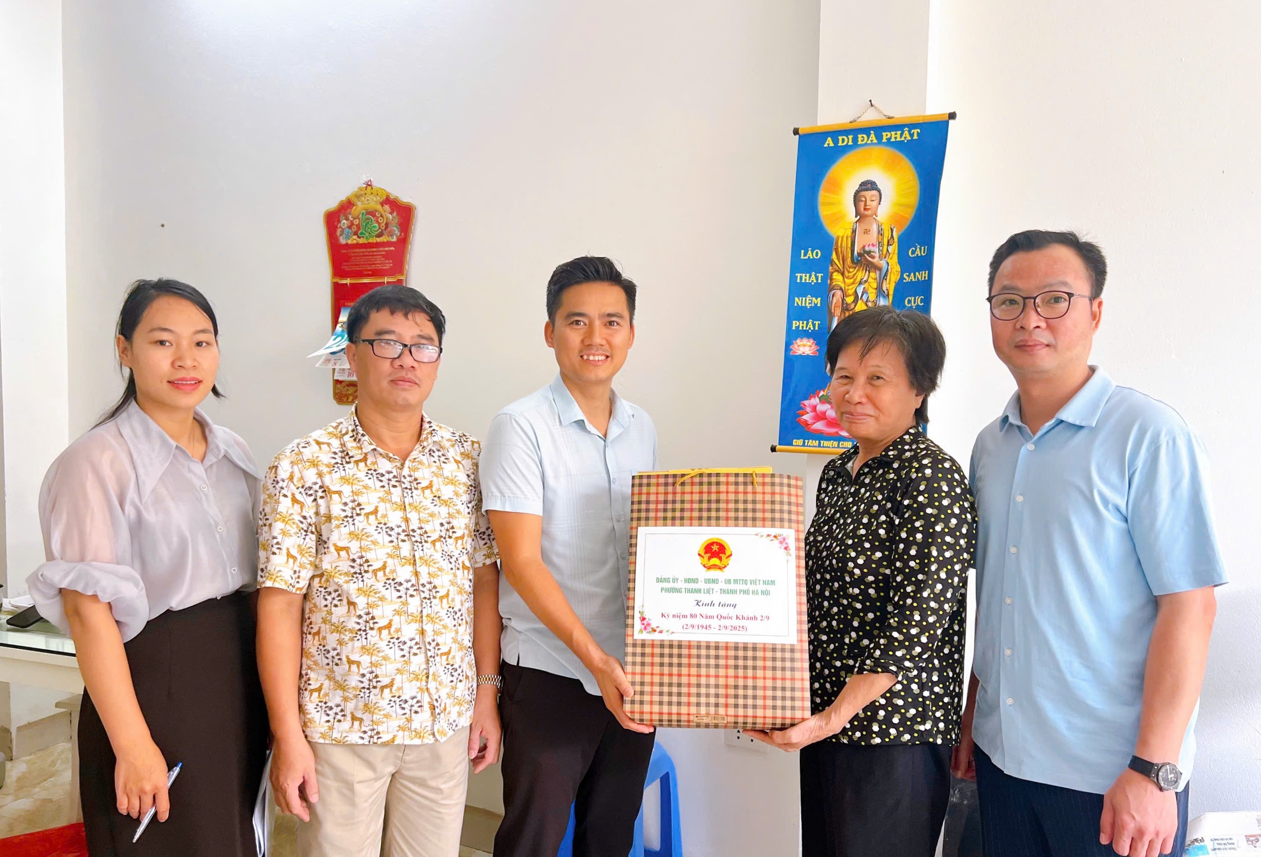 Phường Thanh Liệt thăm hỏi người có công với cách mạng nhân dịp Quốc khánh
