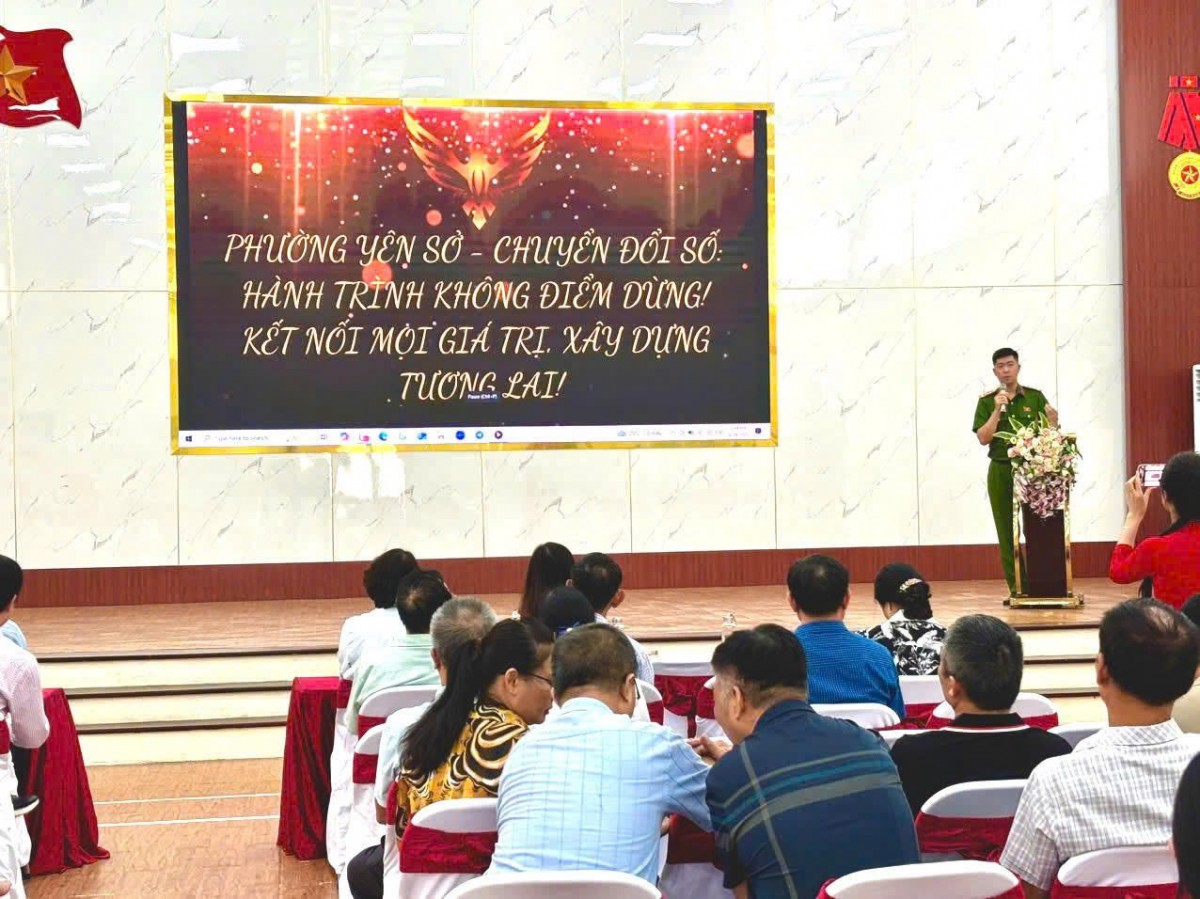 Công an phường Yên Sở thúc đẩy phong trào “Bình dân học vụ số"