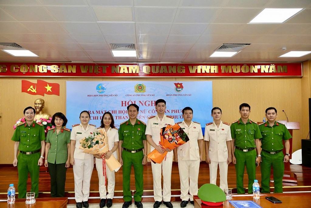 Ra mắt Chi Đoàn và Chi hội Phụ nữ Công an phường Yên Sở