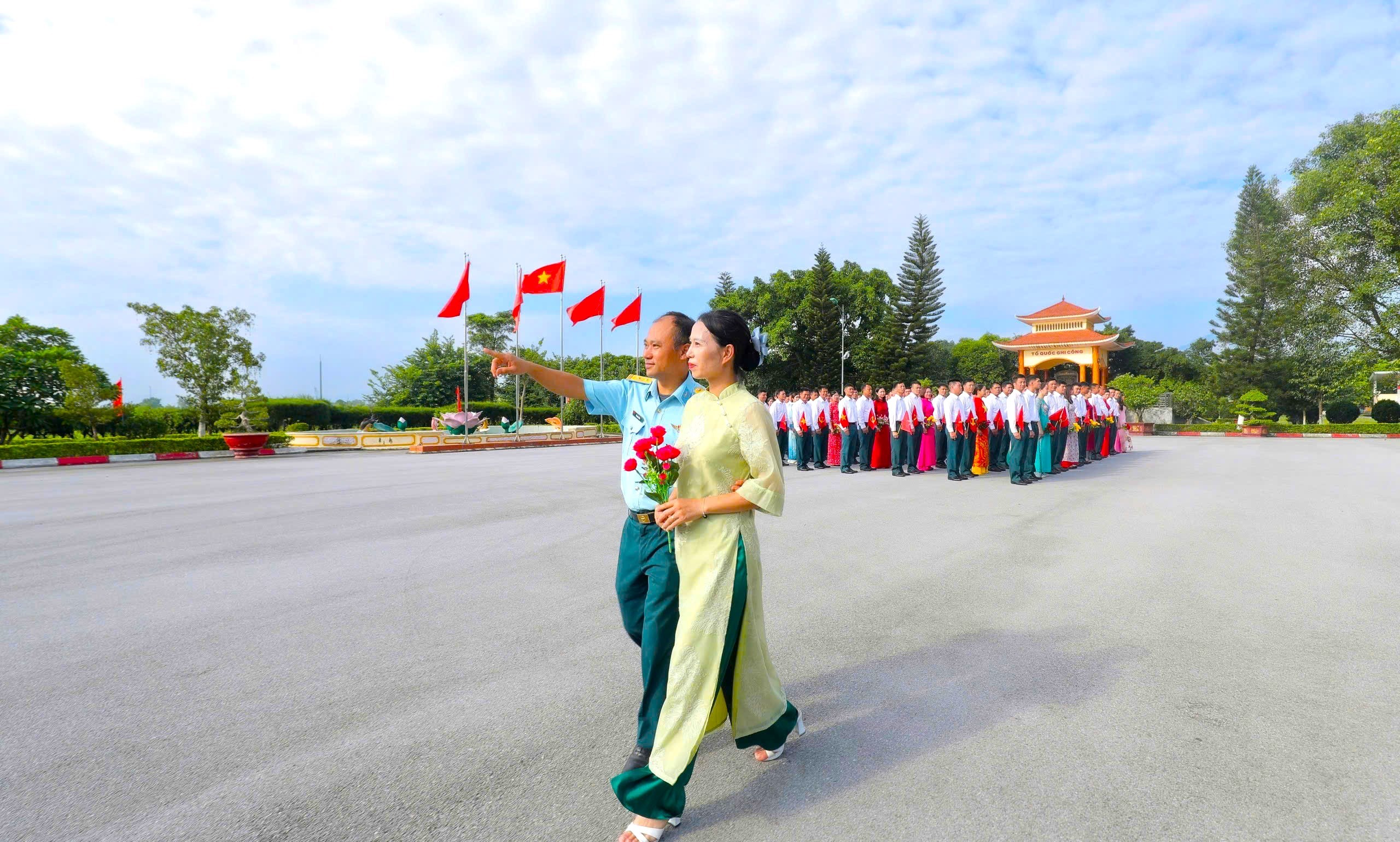 Những