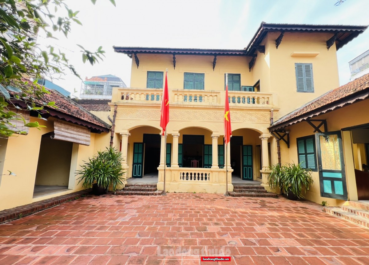 Tháng Tám đến Vạn Phúc, lặng nghe lời Người vọng mãi