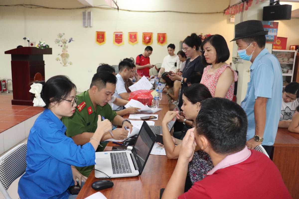 Quà Tết Độc lập - ấm lòng Nhân dân