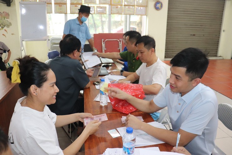 Quà Tết Độc lập - ấm lòng Nhân dân