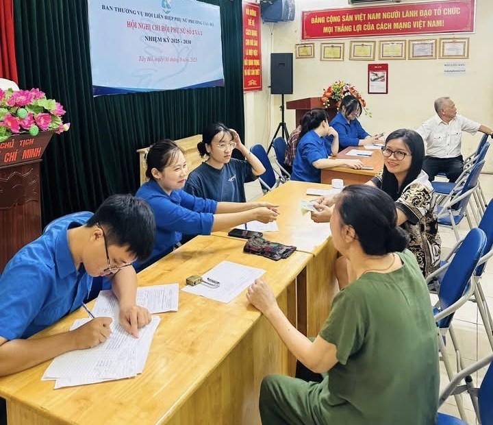 Tuổi trẻ Tây Hồ hỗ trợ tặng quà Tết Độc lập 2/9
