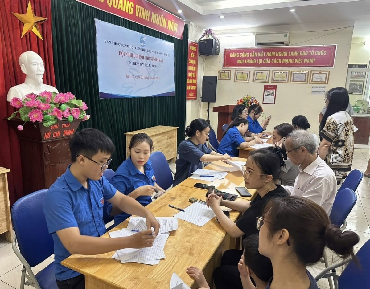 Tuổi trẻ Tây Hồ hỗ trợ tặng quà Tết Độc lập 2/9