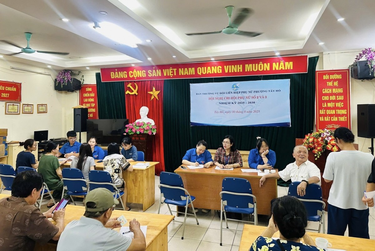 Tuổi trẻ Tây Hồ hỗ trợ tặng quà Tết Độc lập 2/9