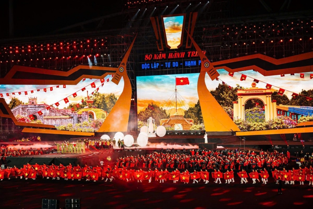 Gần 500 sinh viên, giảng viên Trường Cao đẳng Nghệ thuật Hà Nội ghi dấu ấn tại Đại lễ 2/9