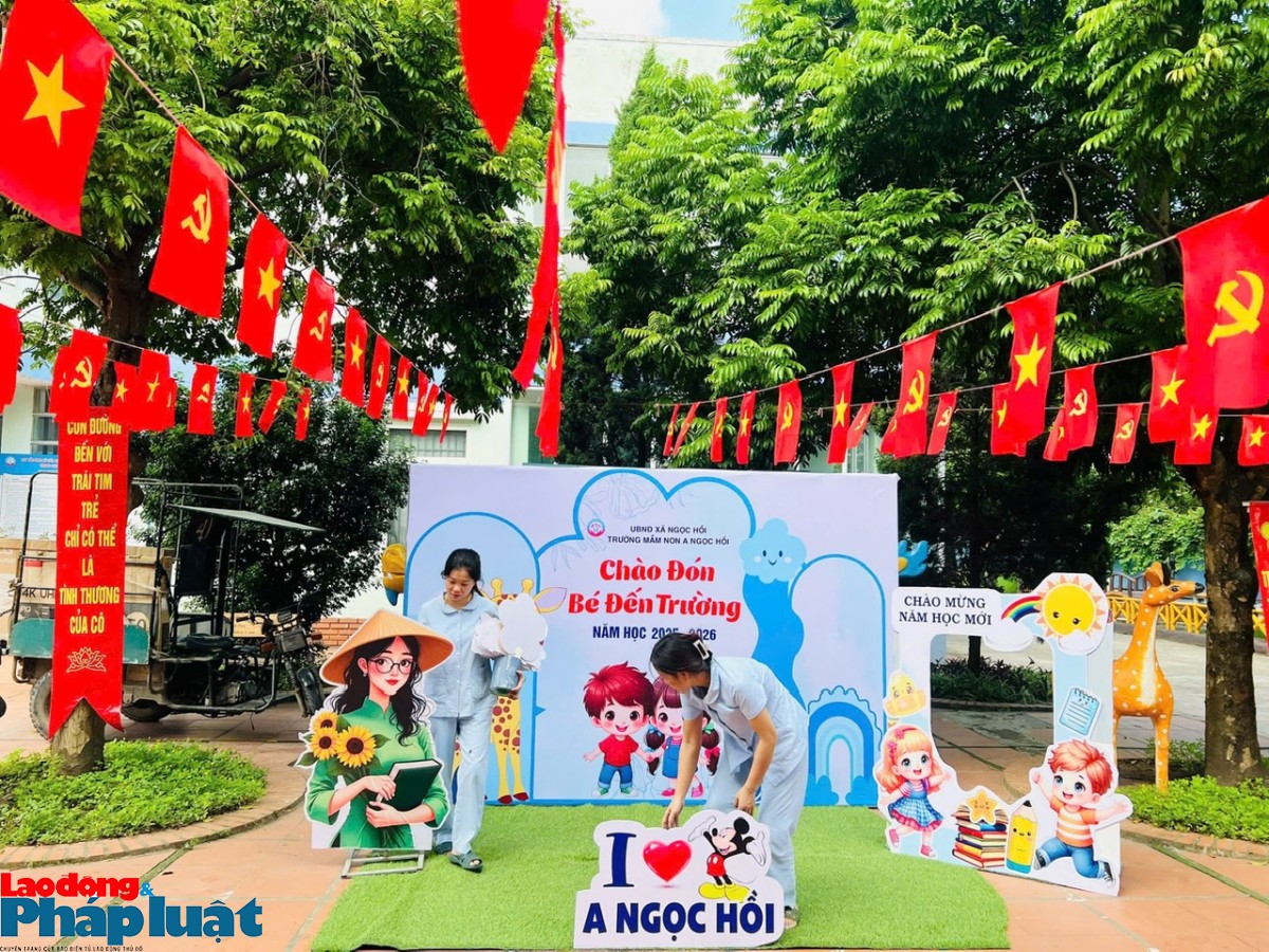Không khí rộn ràng, sắc màu tươi mới đón chào năm học 2025 - 2026
