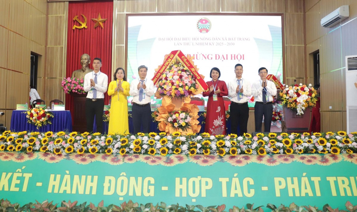 Bát Tràng: Xây dựng nông thôn hiện đại, nông dân văn minh