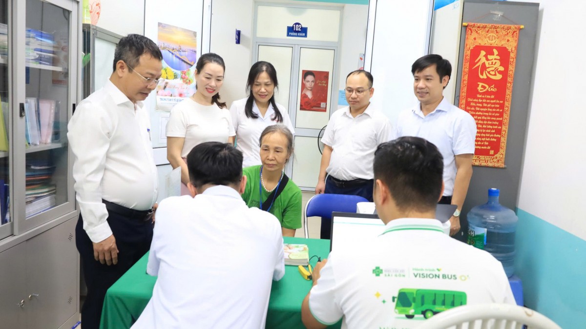 Phường Khương Đình tổ chức chiến dịch khám sức khoẻ cho người cao tuổi