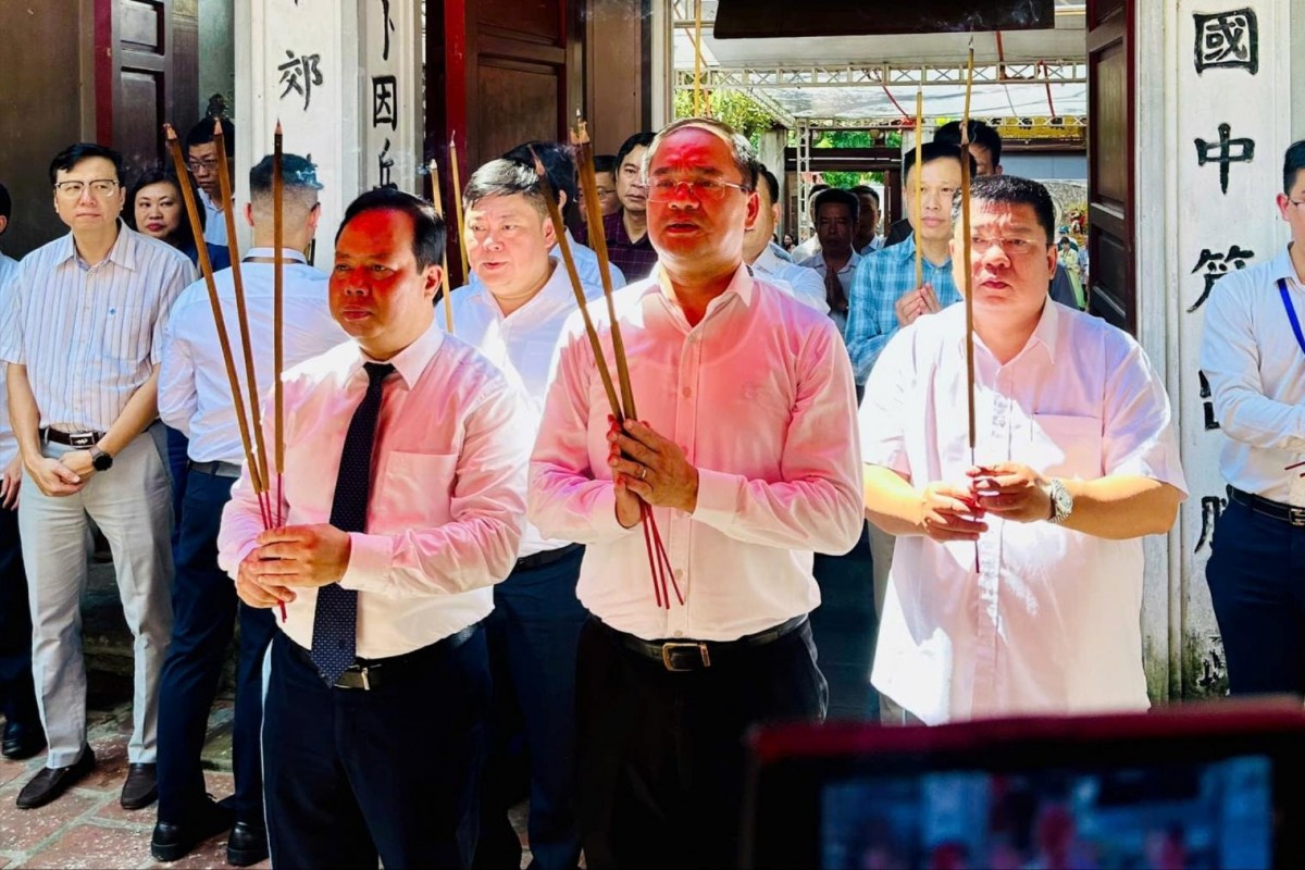 Phường Văn Miếu - Quốc Tử Giám dâng hương tưởng nhớ Thần Cao Sơn Đại Vương tại đền Kim Liên