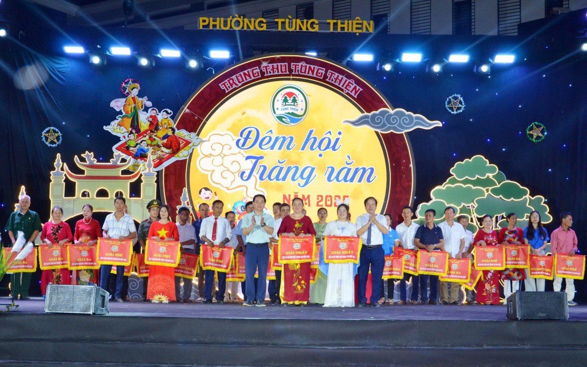 Đêm hội trăng rằm: Ngày hội của tình đoàn kết và yêu thương tại phường Tùng Thiện