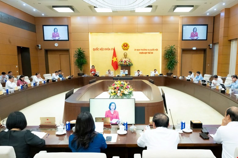 Dự án Luật Dân số: Sinh đủ 2 con được ưu tiên mua nhà ở xã hội