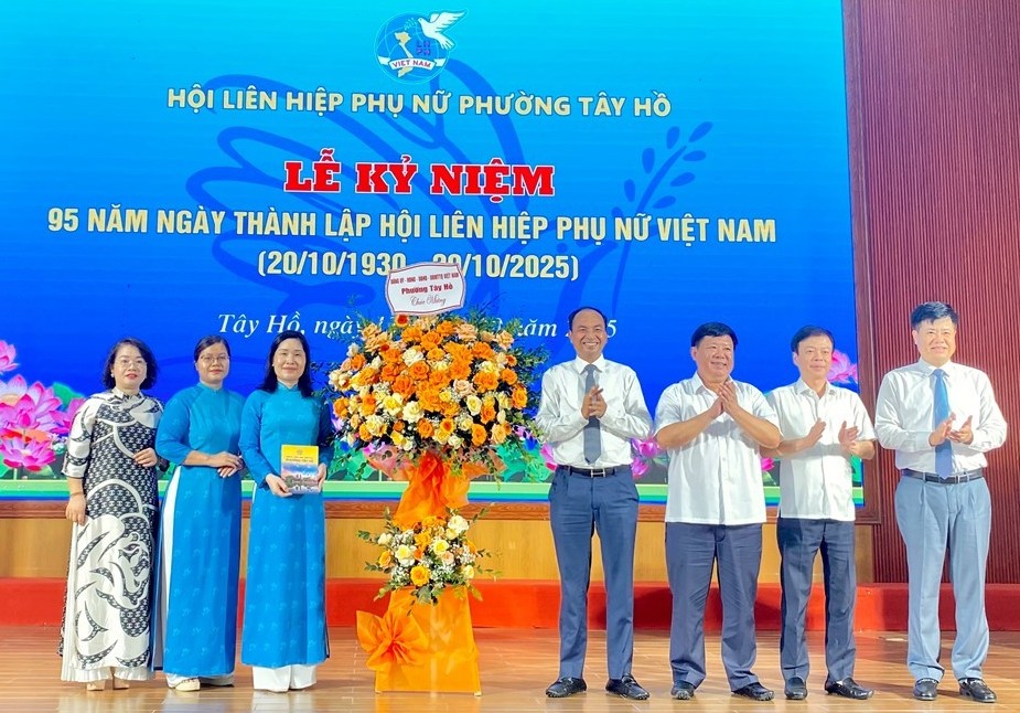Phụ nữ Tây Hồ khát vọng vươn xa trong thời đại mới