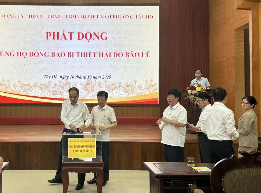 Lan tỏa tinh thần “Đoàn kết - Nhân ái - Sẻ chia” ở phường Tây Hồ Lan tỏa tinh thần “Đoàn kết - Nhân ái - Sẻ chia” ở phường Tây Hồ