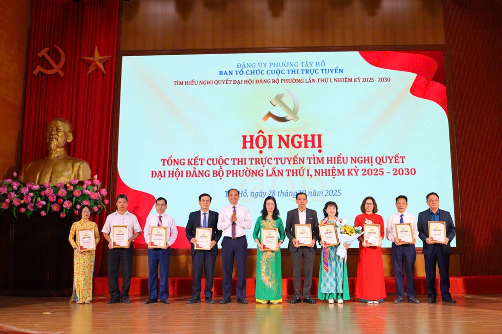 Đảng ủy phường Tây Hồ triển khai đồng bộ các chương trình, kế hoạch công tác toàn khóa, nhiệm kỳ 2025 - 2030 Phường Tây Hồ thông tin nhanh về Đại hội XVIII Đảng bộ thành phố và các chương trình phát triển toàn khóa - ảnh 4