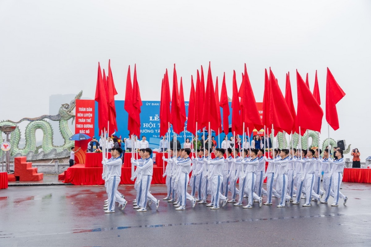 Những hình ảnh ấn tượng tại Đại hội Thể dục Thể thao phường Tây Hồ lần thứ I