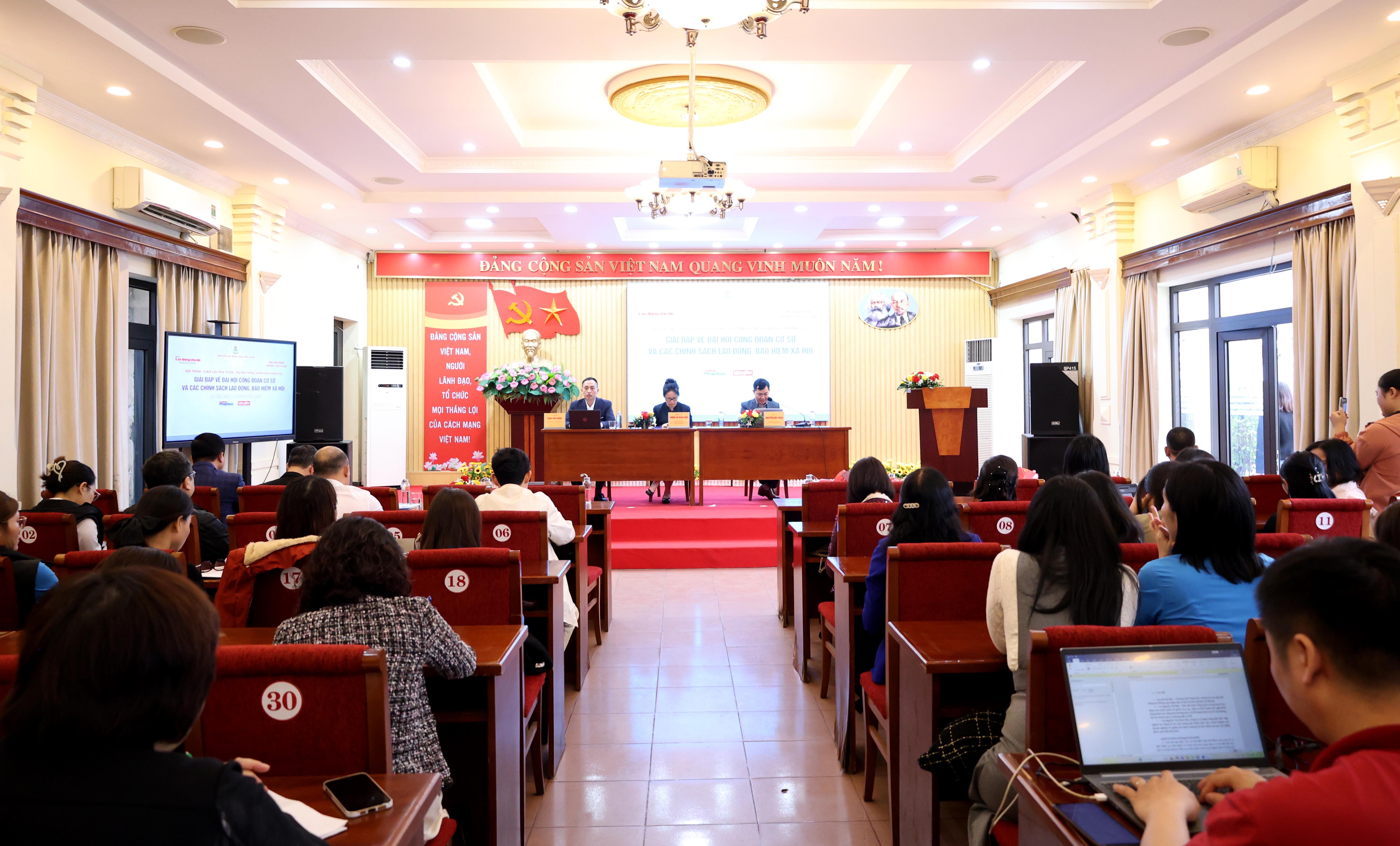 ĐANG TRỰC TUYẾN: Giải đáp về Đại hội Công đoàn cơ sở và các chính sách lao động, bảo hiểm xã hội ĐANG TRỰC TUYẾN: Giải đáp về Đại hội Công đoàn cơ sở và các chính sách lao động, bảo hiểm xã hội