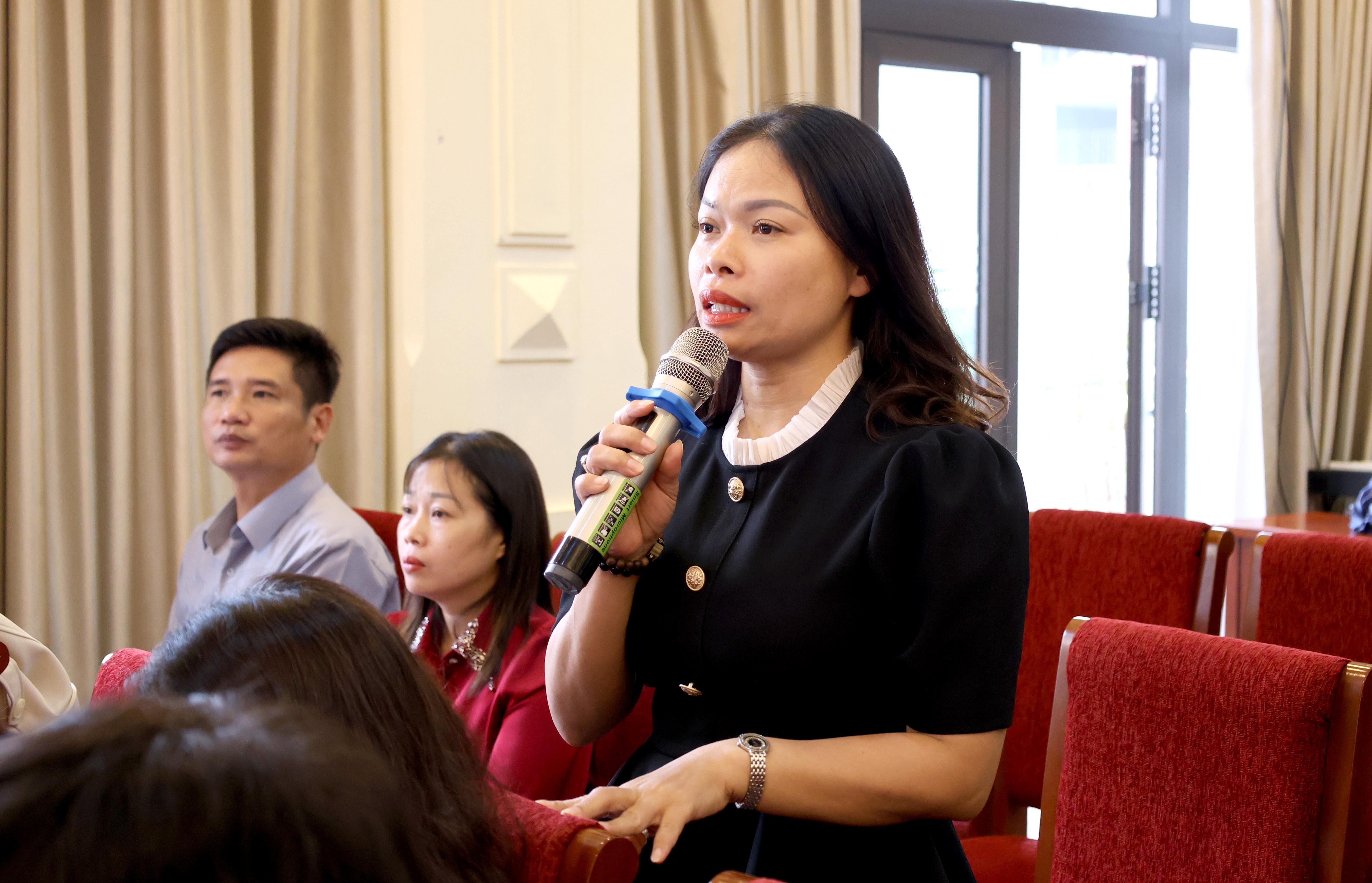 ĐANG TRỰC TUYẾN: Giải đáp về Đại hội Công đoàn cơ sở và các chính sách lao động, bảo hiểm xã hội ĐANG TRỰC TUYẾN: Giải đáp về Đại hội Công đoàn cơ sở và các chính sách lao động, bảo hiểm xã hội