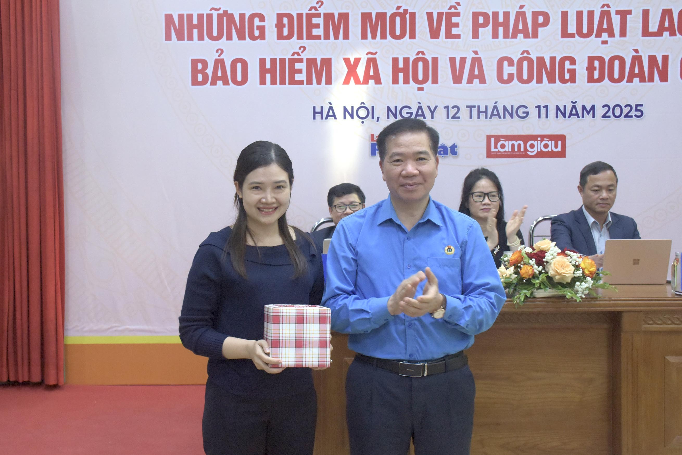ĐANG TRỰC TUYẾN: Những điểm mới về pháp luật lao động, bảo hiểm xã hội và Công đoàn cơ sở