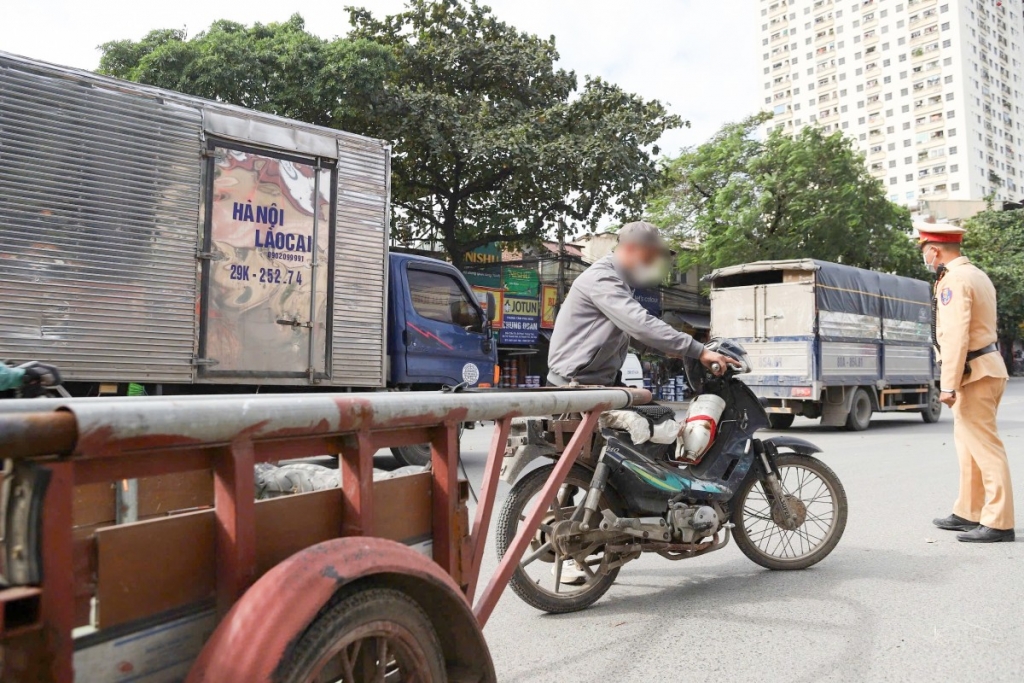 Hà Nội xử phạt 243 trường hợp xe ba bánh tự chế, tịch thu 171 phương tiện không đủ điều kiện