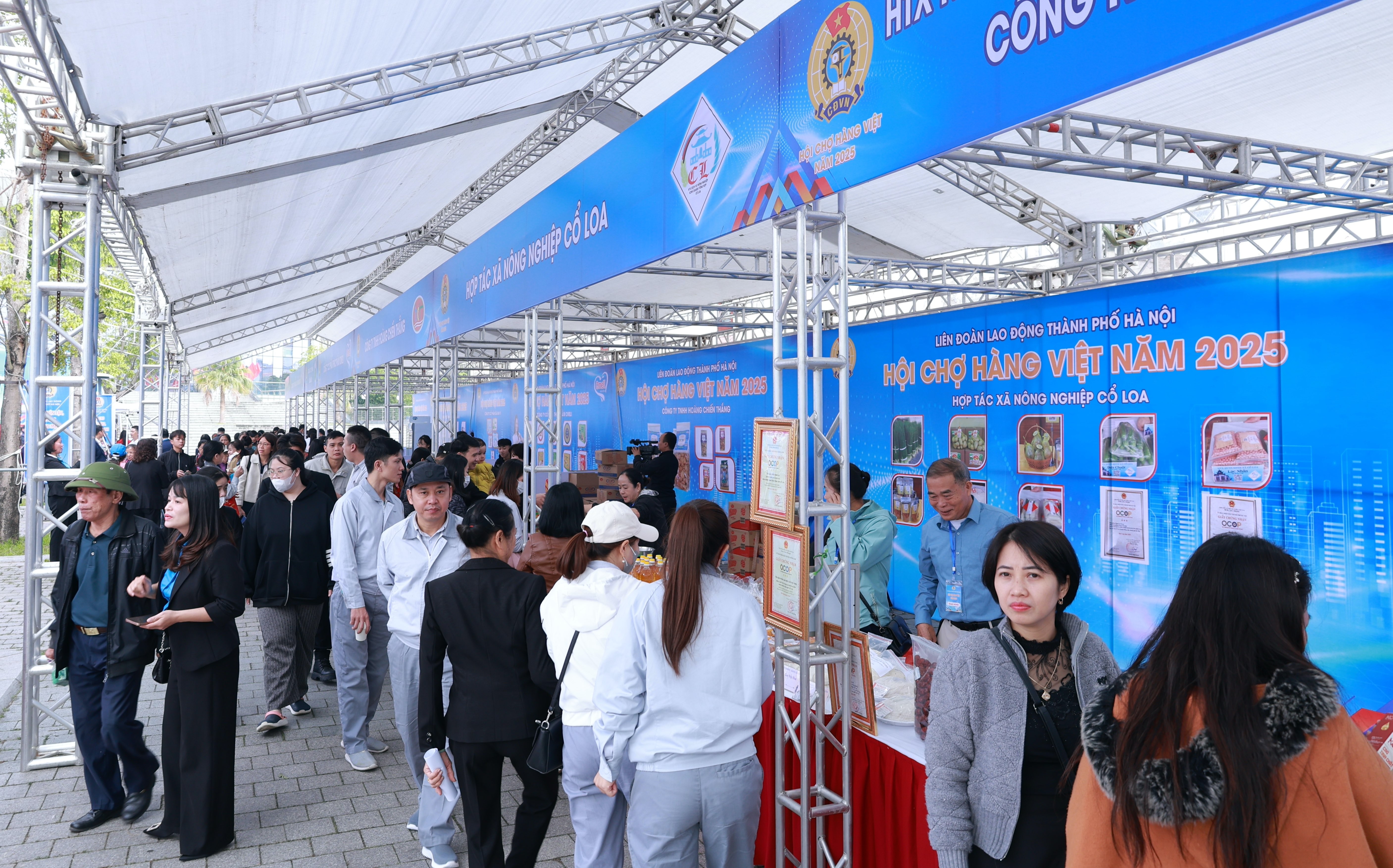 Khai mạc Hội chợ hàng Việt phục vụ công nhân lao động và Nhân dân Thủ đô